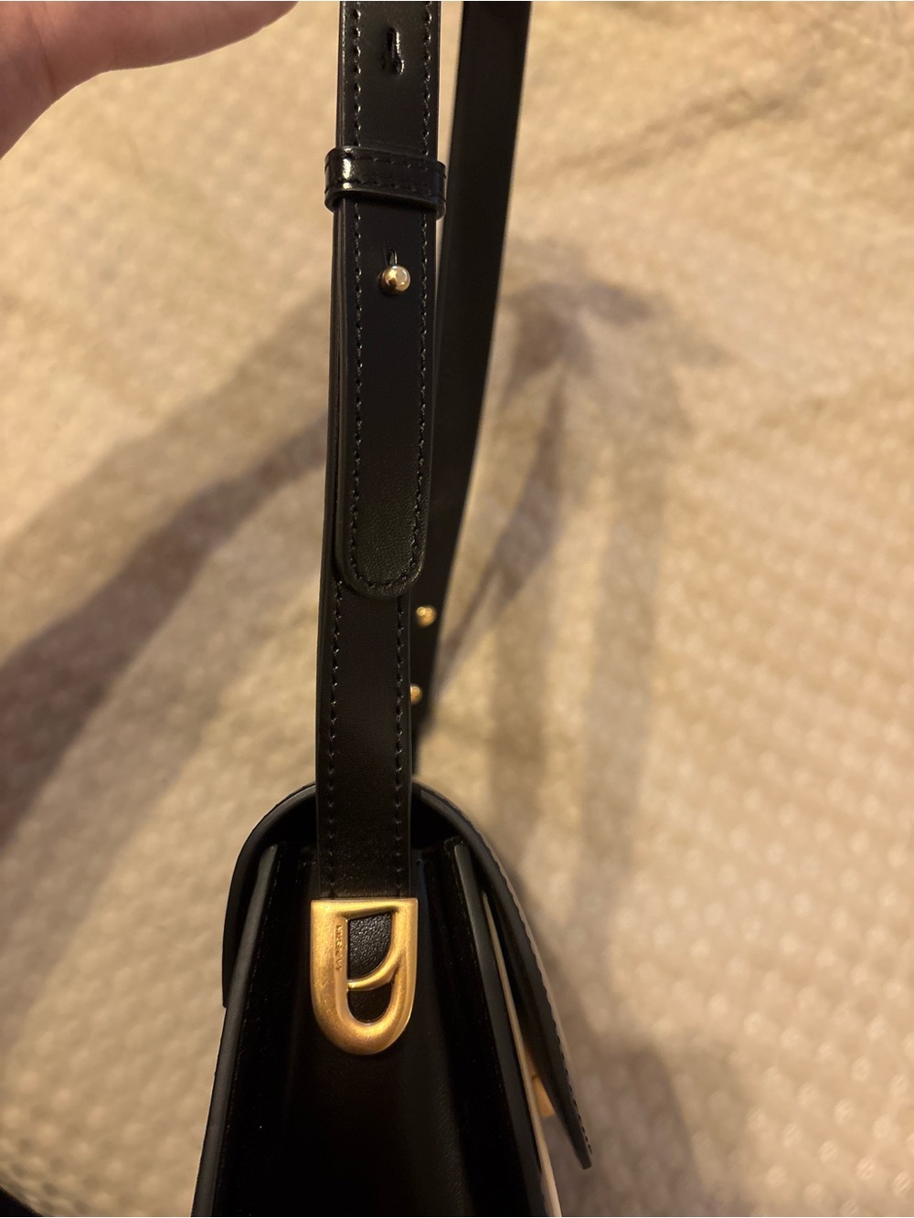 LA FESTIN Black and Cream Shoulder Bag with Gold Snap Closure - Picture 5 of 7